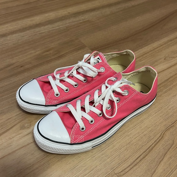 Converse Shoes - Women’s size 10 pink converse